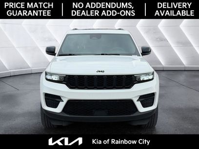 Used 2023 Jeep Grand Cherokee Altitude