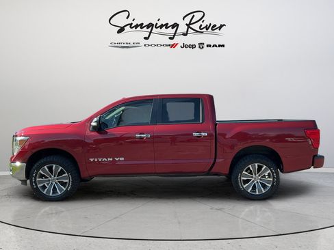 Used 2018 Nissan Titan SL AWD/4WD image 4