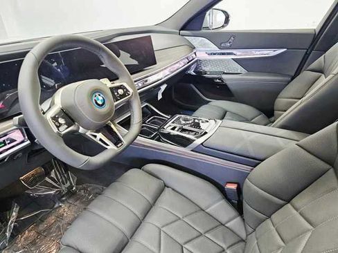 Certified 2025 BMW 750e xDrive w/ Executive Package AWD/4WD image 2
