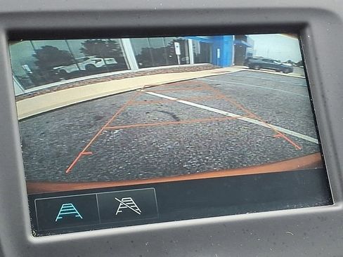 Used 2018 Chevrolet Equinox LT image 4