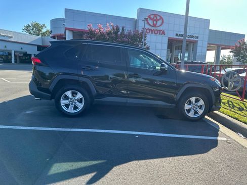 Used 2021 Toyota RAV4 XLE FWD image 10