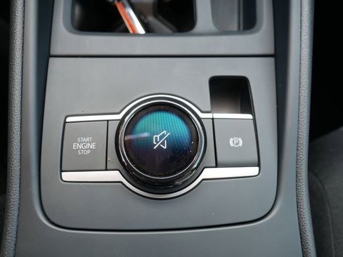 Used 2025 Volkswagen Tiguan S image 28