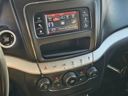 Used 2017 Dodge Journey SE w/ Popular Equipment Group image 8