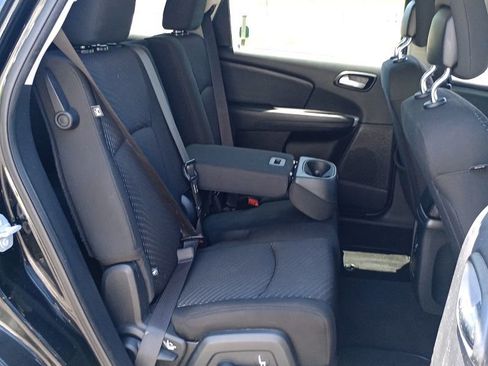 Used 2019 Dodge Journey SE FWD image 20