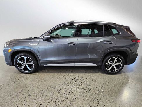 New 2025 Volkswagen Tiguan SE image 4