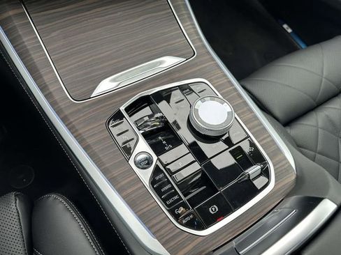 New 2026 BMW X5 xDrive50e w/ Executive Package image 17