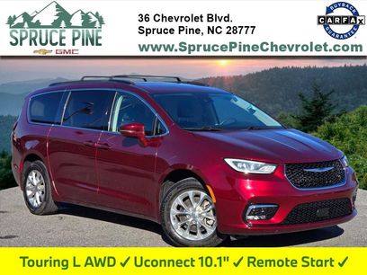 Used 2022 Chrysler Pacifica Touring-L