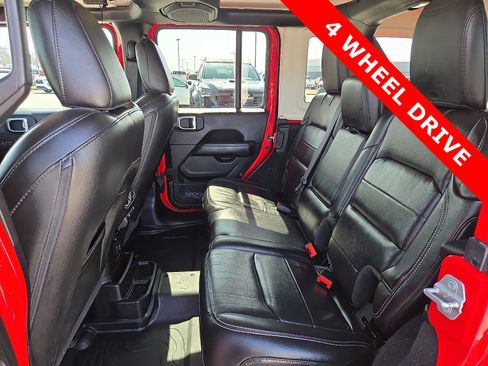 Used 2020 Jeep Wrangler Unlimited Sahara image 10