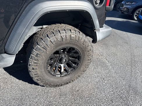 Used 2018 Jeep Wrangler Unlimited Sport S image 9