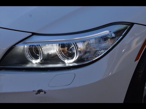 Used 2016 BMW Z4 sDrive28i RWD image 39