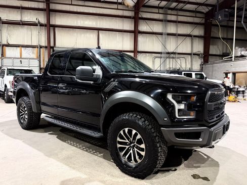 Used 2019 Ford F150 Raptor AWD/4WD image 2