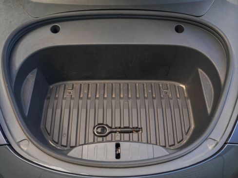 Used 2022 Tesla Model 3 Standard Range RWD image 32