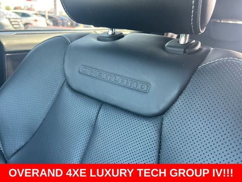 Used 2022 Jeep Grand Cherokee Overland w/ Luxury Tech Group IV image 47