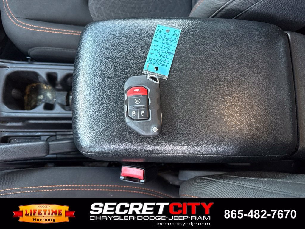 Used 2023 Jeep Gladiator Mojave w/ Cold Weather Group AWD/4WD image 41
