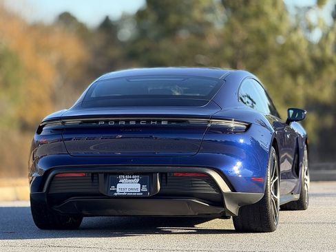 Used 2022 Porsche Taycan image 6