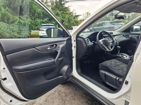 Used 2015 Nissan Rogue SL image 23