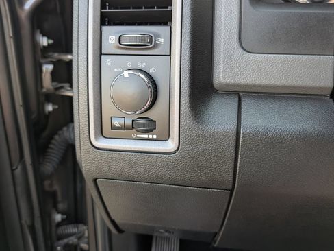 Used 2017 RAM 3500 Tradesman w/ Chrome Appearance Group AWD/4WD image 12