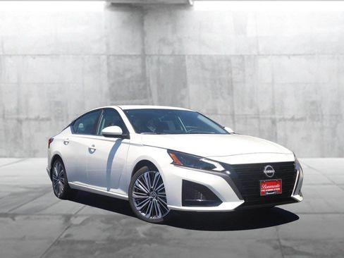 New 2026 Nissan Altima 2.5 SV w/ SV Premium Package FWD image 2