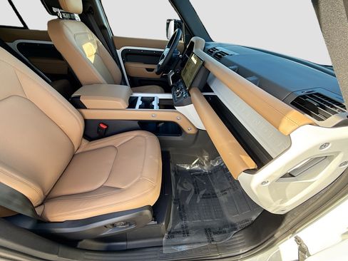 New 2026 Land Rover Defender 110 X-Dynamic SE image 14