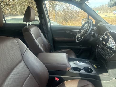 Used 2024 Honda Passport EX-L image 12