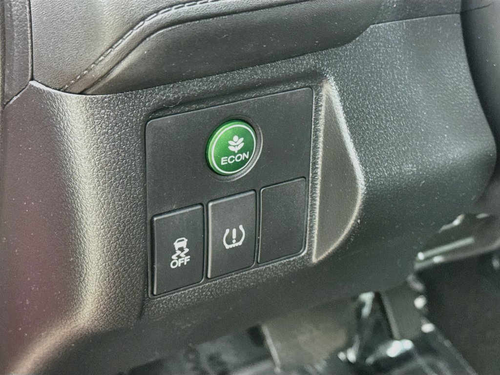 Used 2018 Honda HR-V LX image 12