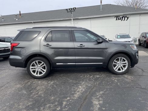 Used 2017 Ford Explorer XLT w/ Equipment Group 202A image 10