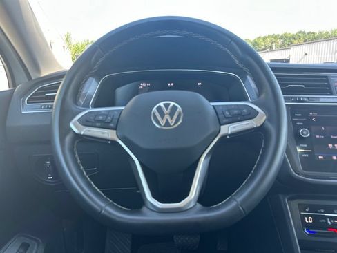 Used 2024 Volkswagen Tiguan SE w/ Panoramic Sunroof Package AWD/4WD image 20