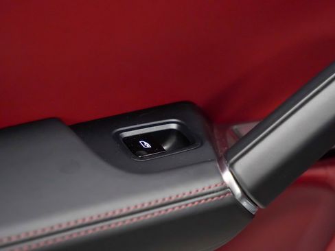 Used 2020 Porsche Cayenne Turbo w/ Assistance Package image 16