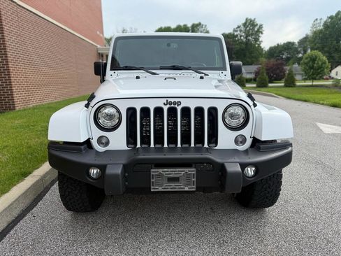 Used 2017 Jeep Wrangler Unlimited Sahara AWD/4WD image 2