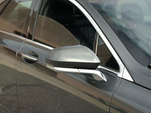 Used 2017 Lincoln MKZ Reserve FWD image 5
