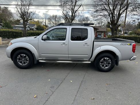 Used 2014 Nissan Frontier PRO-4X w/ Pro-4x Luxury Package image 2