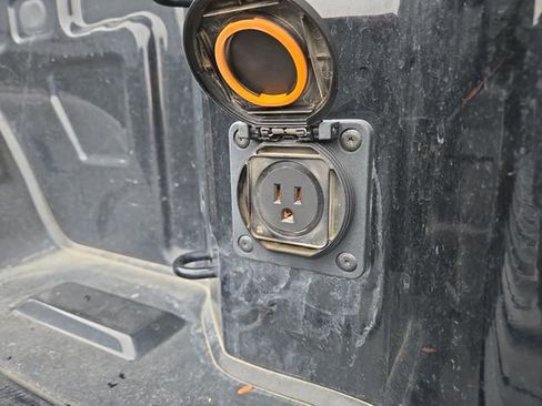 Used 2025 Chevrolet Silverado 1500 LT image 35