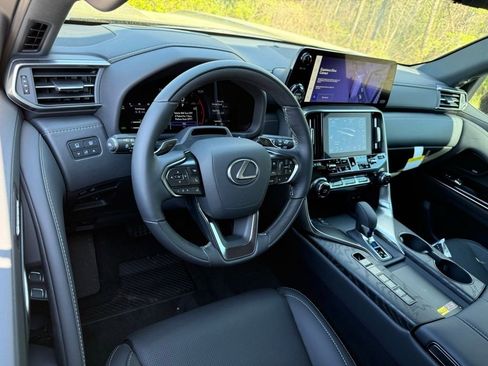 New 2026 Lexus LX 700h Luxury image 3