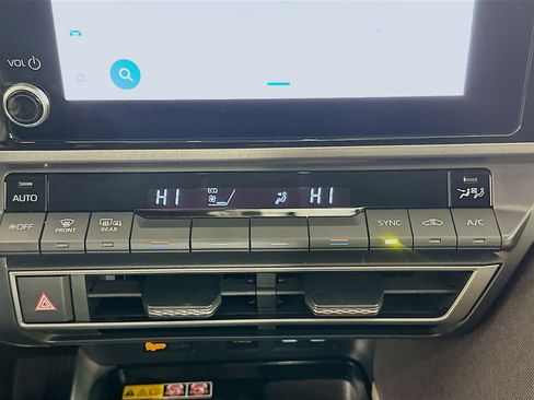 Used 2025 Toyota Camry LE image 34