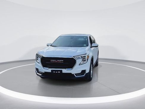 Used 2024 GMC Terrain SLE AWD/4WD image 4
