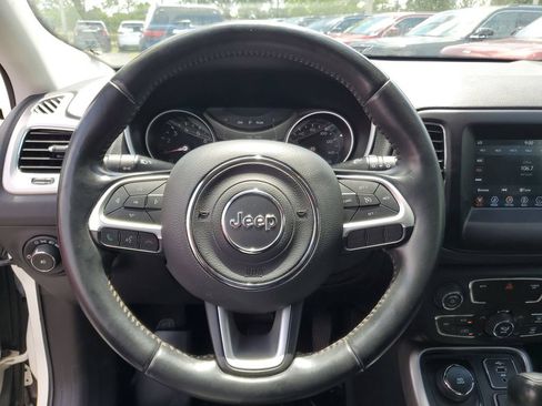 Used 2019 Jeep Compass Latitude AWD/4WD image 17