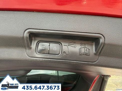 Used 2020 Ford Explorer XLT w/ Equipment Group 202A AWD/4WD image 33