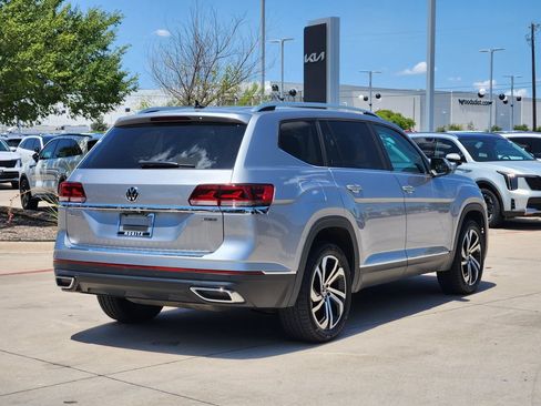 Used 2023 Volkswagen Atlas SEL AWD/4WD image 4