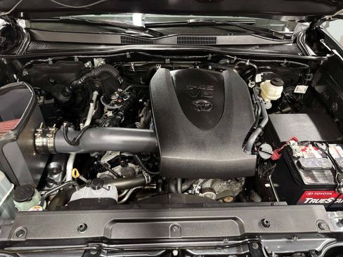Used 2022 Toyota Tacoma SR AWD/4WD image 8