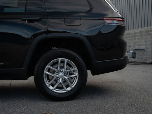 New 2025 Jeep Grand Cherokee L Laredo RWD image 6