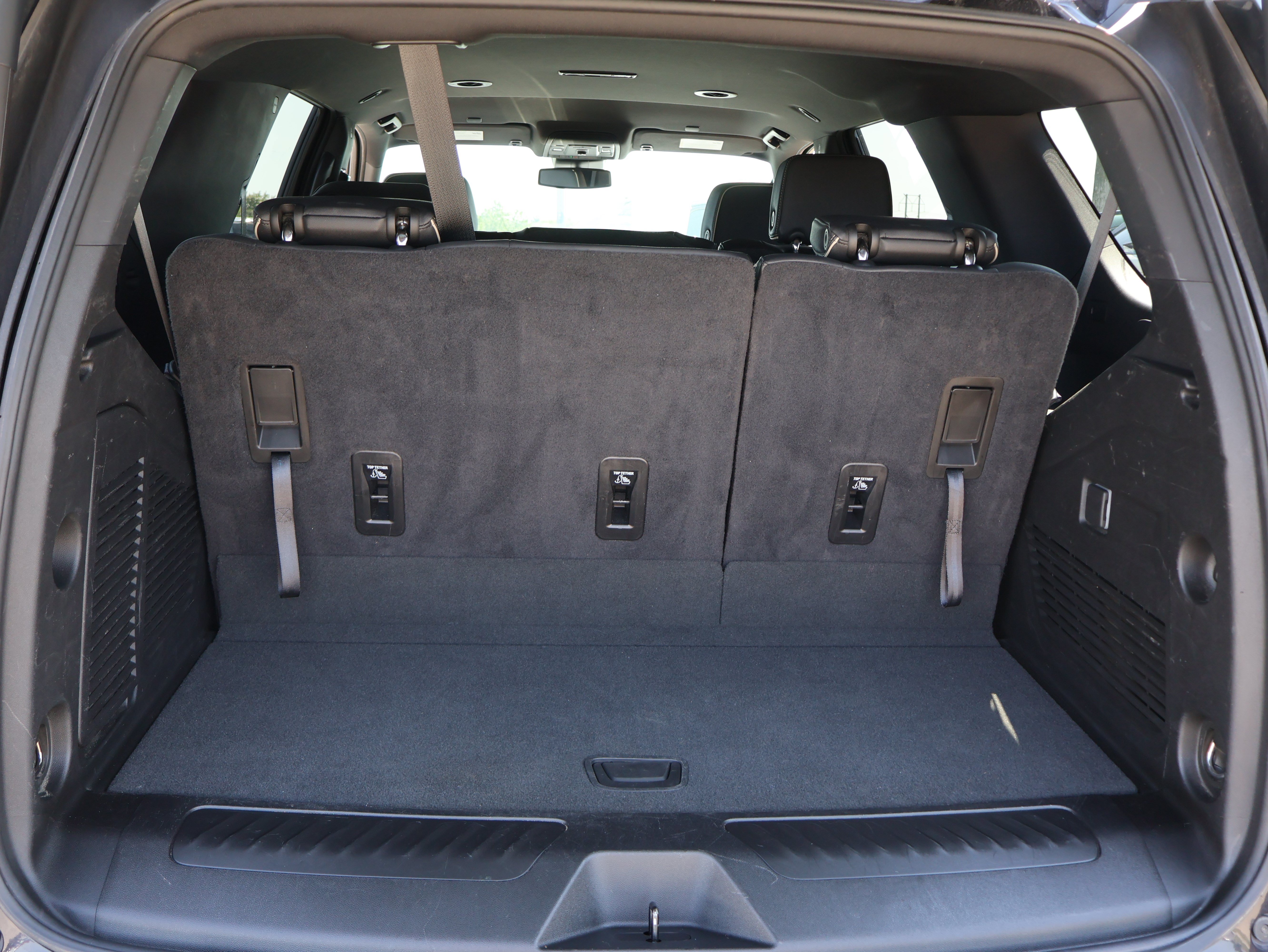 Used 2024 GMC Yukon SLT AWD/4WD image 11