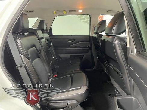 Used 2023 Nissan Pathfinder SL w/ Lighting Package (N92) image 21