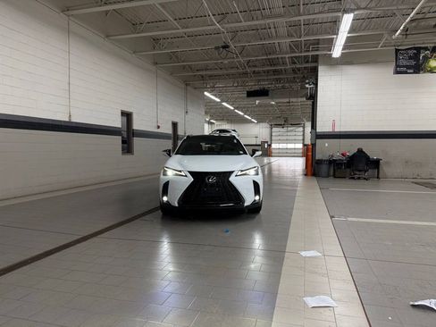 Used 2023 Lexus UX 250h F Sport image 19