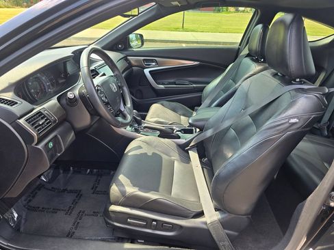 Used 2017 Honda Accord EX-L image 10