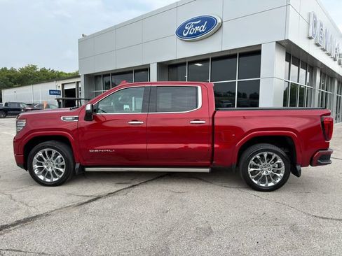 Used 2023 GMC Sierra 1500 Denali w/ Denali Reserve Package AWD/4WD image 4