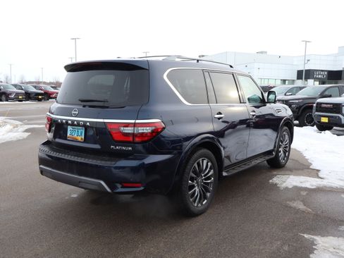 Used 2024 Nissan Armada Platinum w/ Captain's Chairs Package image 5