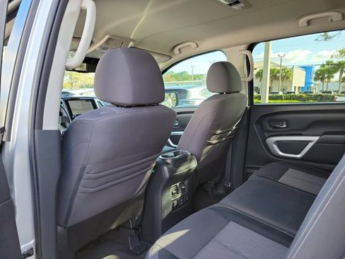 Used 2020 Nissan Titan SV w/ SV Convenience Package image 13