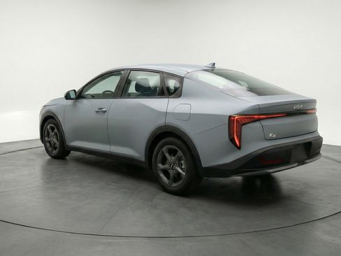 Used 2025 Kia K4 LXS image 6