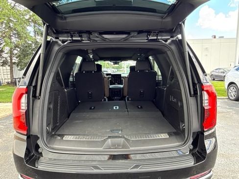 Used 2025 GMC Yukon Denali Ultimate AWD/4WD image 9