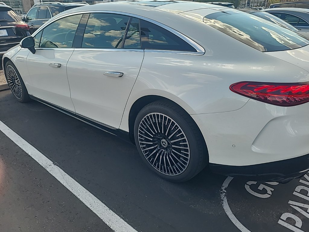 Certified 2023 Mercedes-Benz EQS 580 4MATIC Sedan image 3